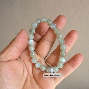 Green Moonstone Beaded Bracelet - Natural stone